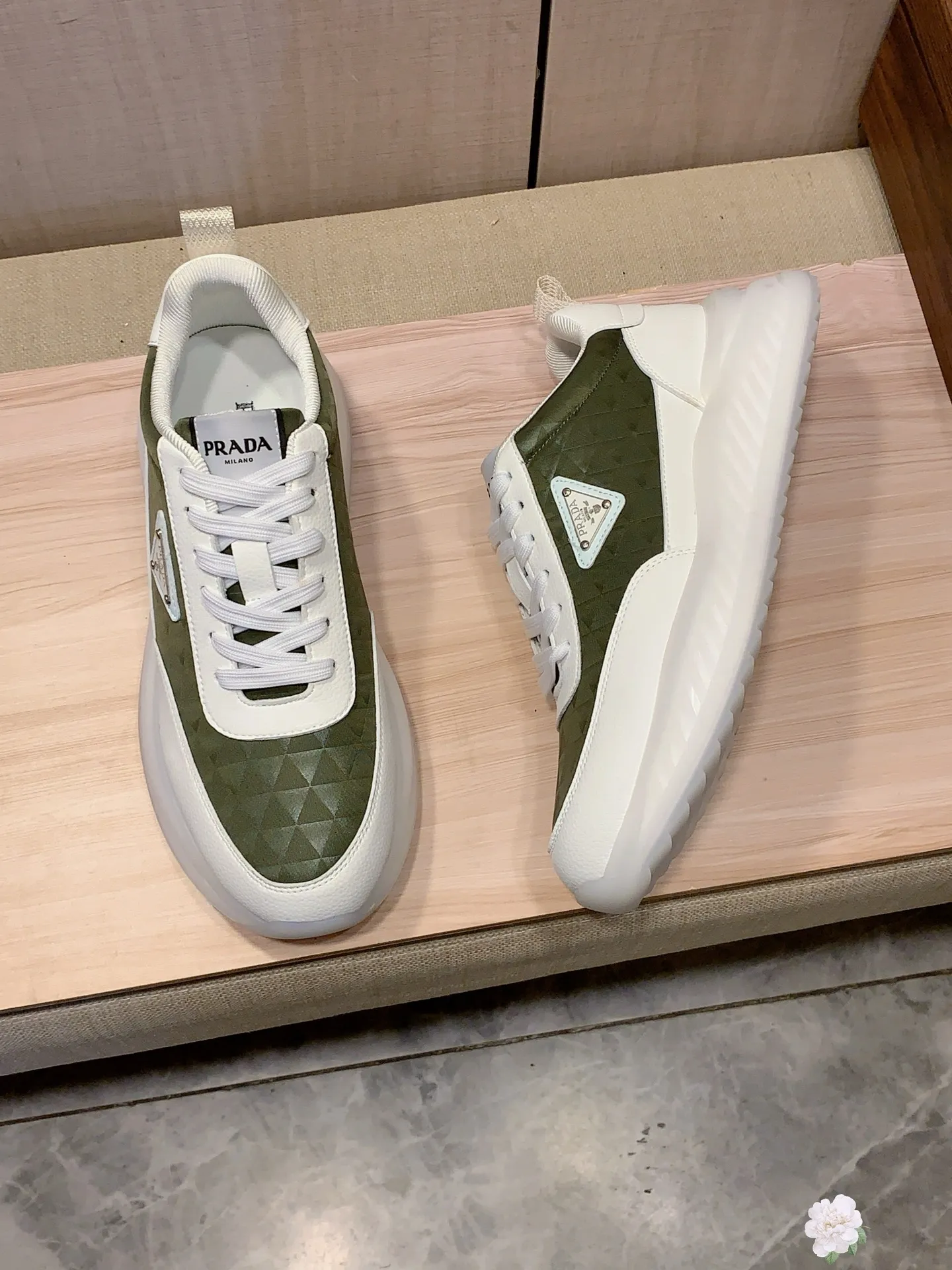 Men's men's shoes💰460💰💰🎩🎩[Lightning][Lightning] "PRADA*" The latest and most popular casual shoes, top brand [seduce] luxury ~ purchasing agency, top ~ quality. [Strong] The upper is made of imported breathable cowhide with material ➕ breathable sheepskin feet (•) and fine workmanship. The original stylish and stylish soft rubber wear-resistant and non-slip outsole is light and comfortable on the feet. The real thing looks better in real photos. 413: code: 38-44, 3️⃣ colors selected